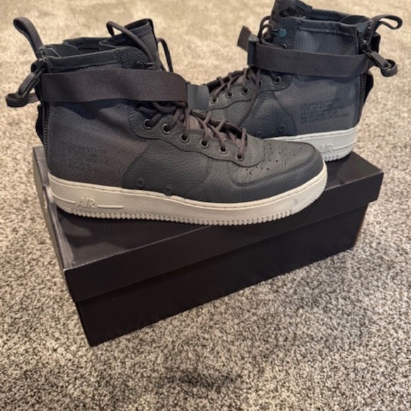 Nike SF AF1 Mid (Dark Grey) - Size 10.5 - Picture 1 of 3
